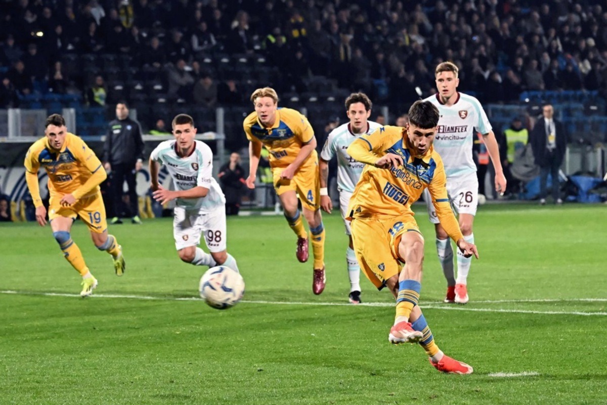 Nhận định soi kèo Salernitana vs Frosinone lúc 01h30 ngày 20/5/2025