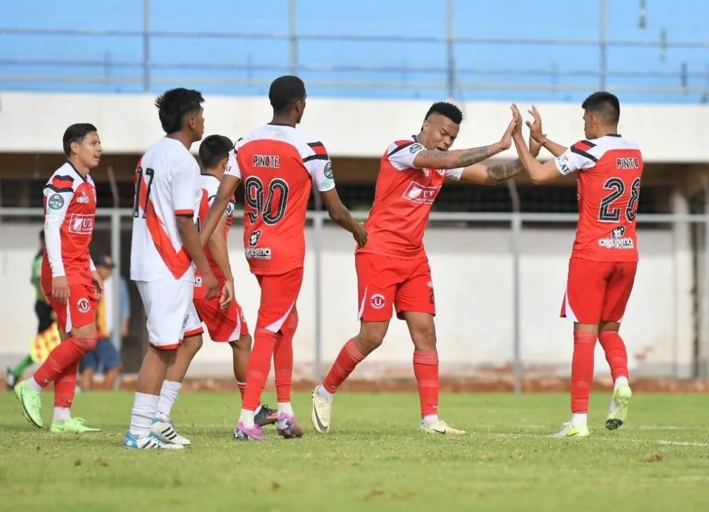 Nhận định soi kèo Universitario de Vinto vs Club Aurora lúc 7h00 ngày 6/7/2025